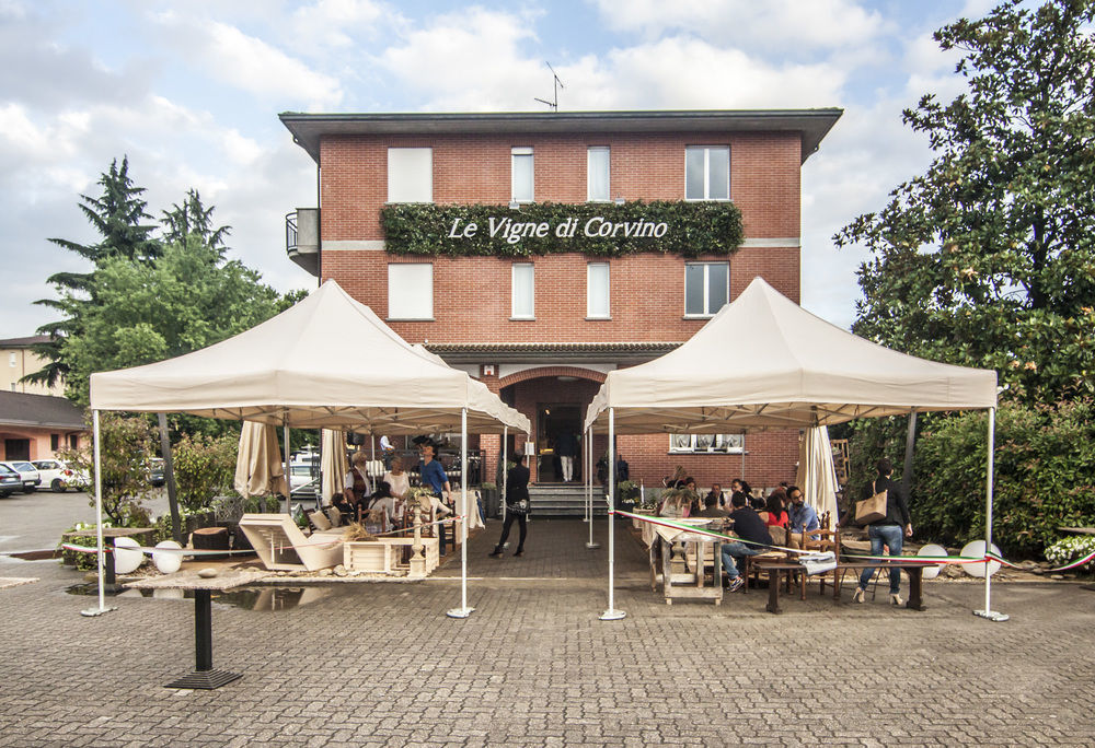 Hotel Le Vigne Di Corvino Casteggio エクステリア 写真