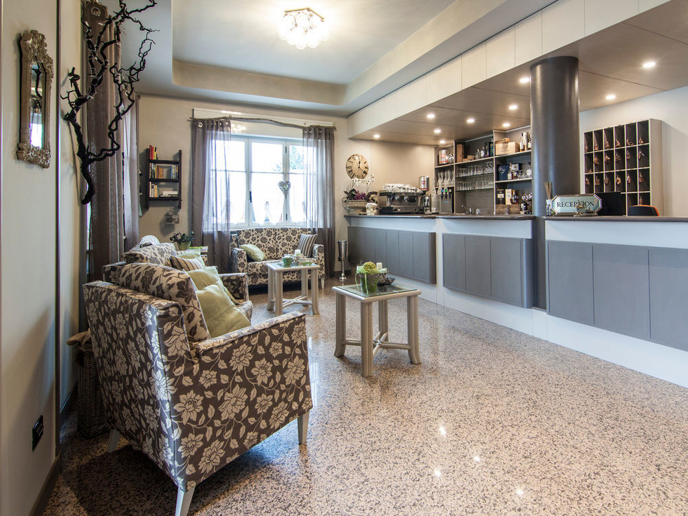 Hotel Le Vigne Di Corvino Casteggio エクステリア 写真