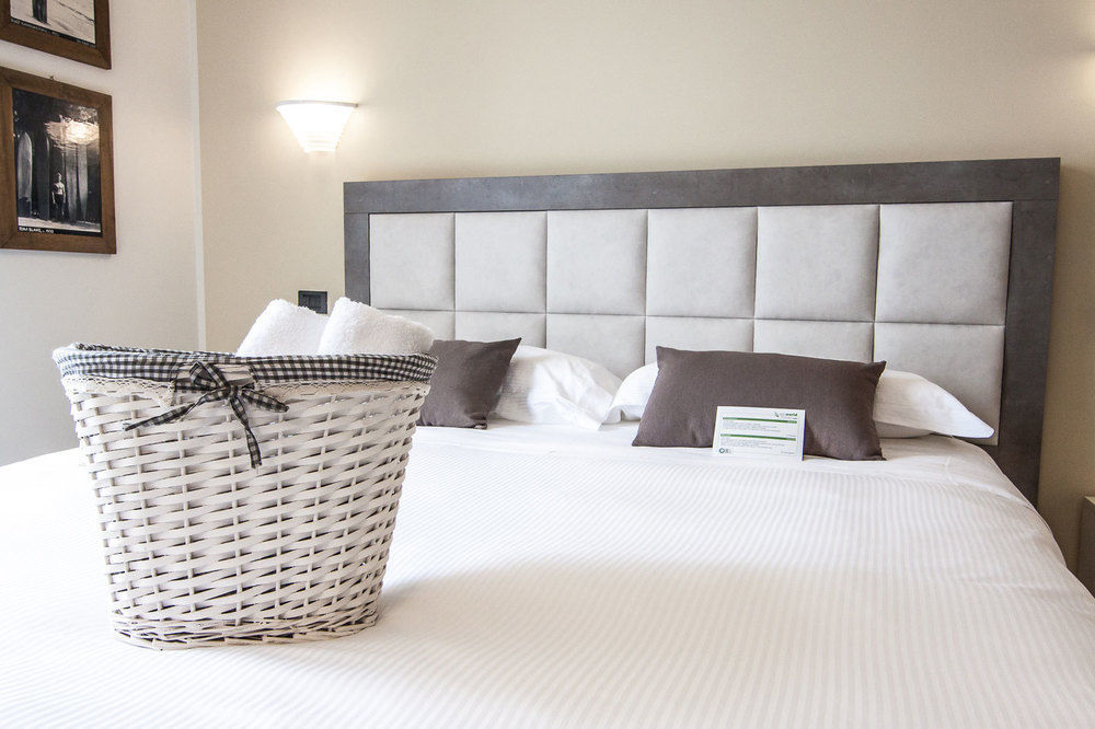 Hotel Le Vigne Di Corvino Casteggio エクステリア 写真