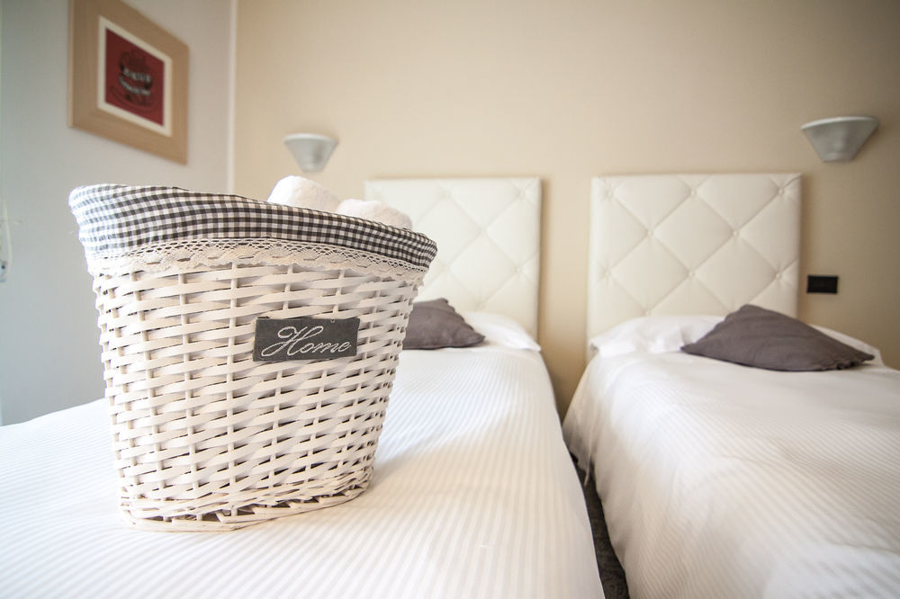 Hotel Le Vigne Di Corvino Casteggio エクステリア 写真