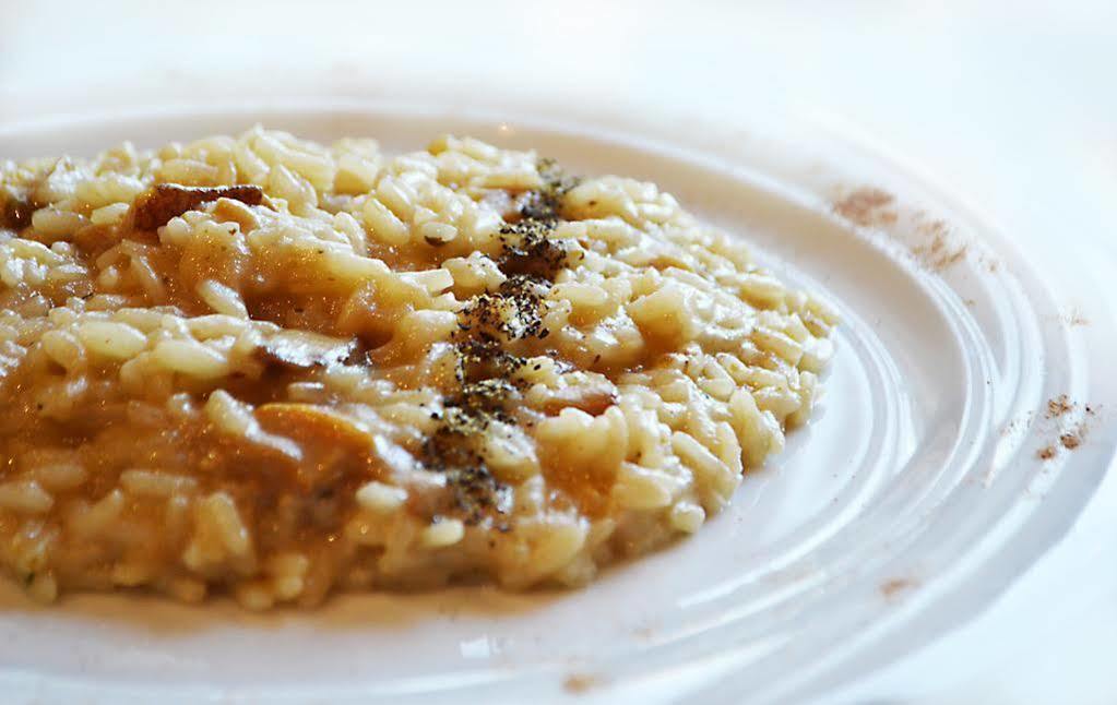 Hotel Le Vigne Di Corvino Casteggio エクステリア 写真